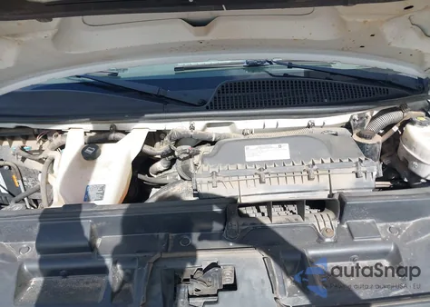 2019 Chevrolet Express 2500 Work Van z USA, uszkodzony, nr VIN 1GCWGAFP3K1280381